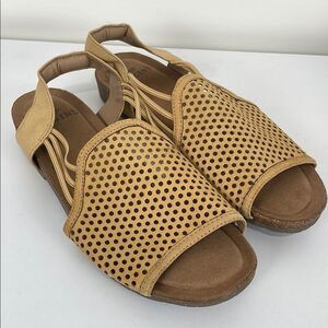 Earth Origins Women's 7 Tan Sandals Slingback Leather Amber Yellow Shoes